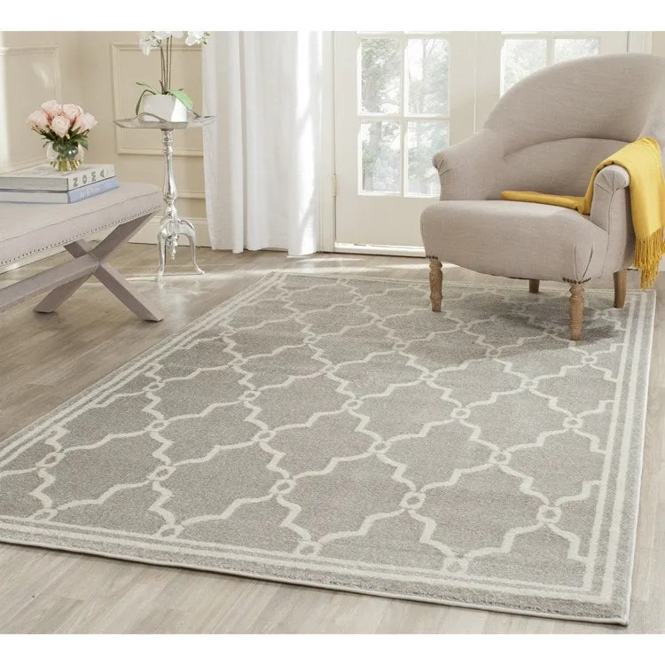 Amherst 4' x 6' Indoor/Outdoor Woven Area Rug - Light Gray/Ivory